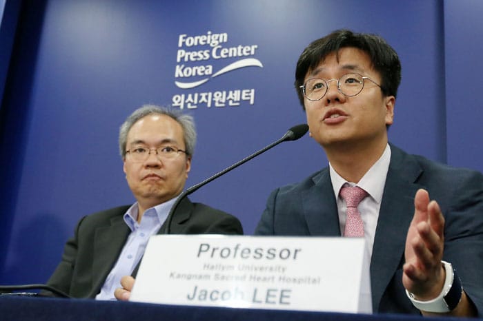 As the MERS outbreak approaches its end, the last remaining countries have lifted their warnings concerning travel to Korea. The above photo shows a press briefing for foreign correspondents in Seoul about the current status of MERS in Korea on July 23.