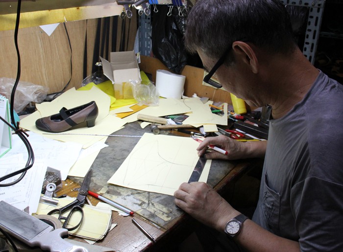 Hand-made_Shoes_Master_02.jpg