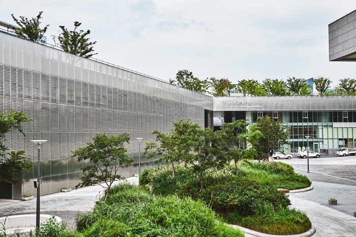 A majority of the buildings at the Asia Culture Center sits underground, but it does not feel like being underground due to the many windows on the ceiling and the gardens nearby. 