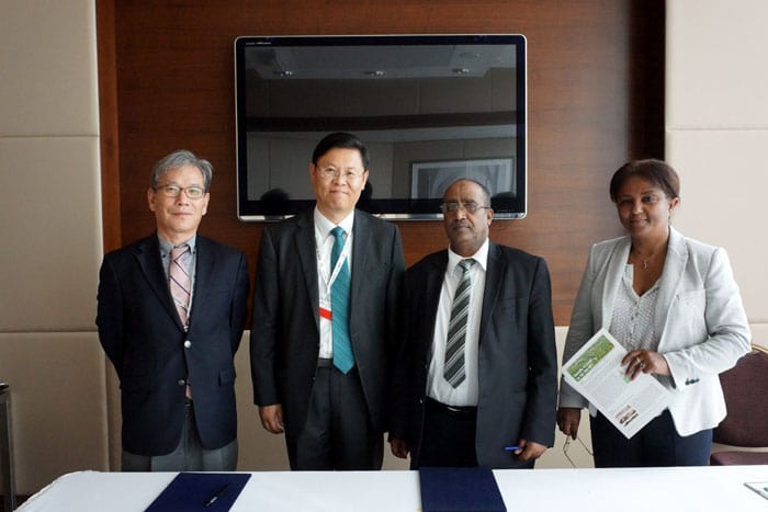 Representatives from the Korea Forest Service and the Ethiopian government hold a meeting in Ankara, Turkey, on Oct. 21 to discuss cooperation measures on forest greenification.
