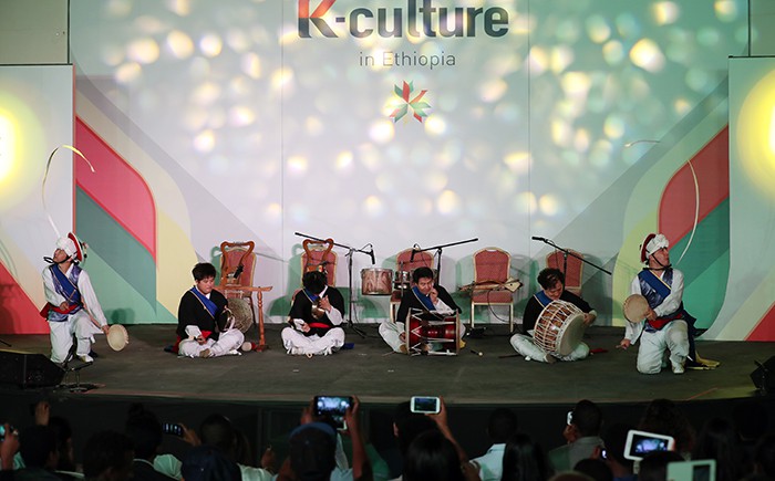 Performers from the National Gugak Center gave a samulnori drum performance, during the 'K-culture in Ethiopia' in Addis Ababa on May 28.