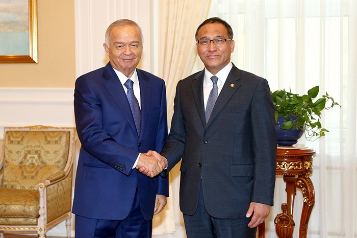 160823_uzbekforum_art4.jpg
