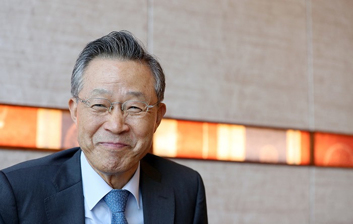 Yoon Dae Hee, head of the KSP, actively works for the program with many countries from around the globe. He says that Korea has to pay back the help it received from the world, emphasizing the importance of the KSP.