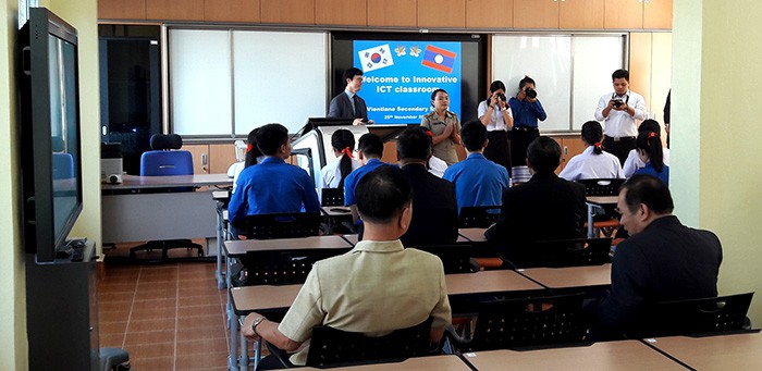 161206_laoseclassroom_art2.jpg