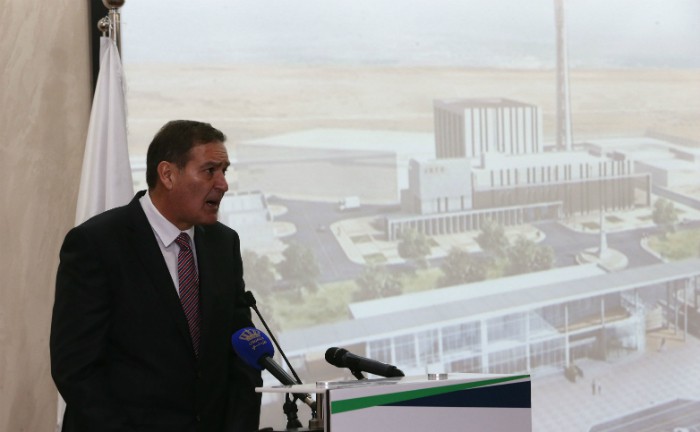 Chairman of the Jordan Atomic Energy Commission Khaled Toukan delivers a celebratory speech at the JRTR launch ceremony.