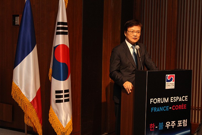 Minister of Science, ICT and Future Planning Choi Yanghee expresses the Korean government’s will to bolster cooperation in space with France at the Korea-France Space Forum.