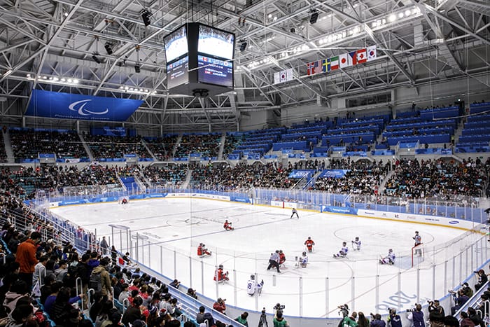 Korea and Canada face off in the PyeongChang 2018 Paralympic Winter Games semifinal para ice hockey match at the Gangwon Hockey Centre on March 15. (Park Jang-bhin)