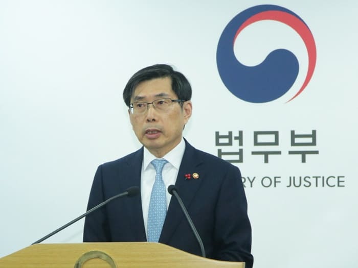 The ministry also said that the addition of new occupations to the E-7 visa category is expected to help Korea develop new emerging industries and to boost Korea’s international competitiveness in those sectors.