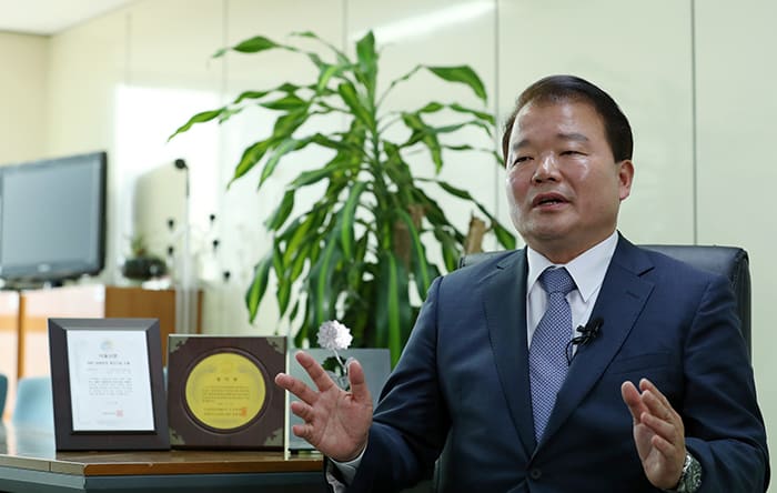 Chairman Shin Han Yong of the Corporate Association of the Gaseseong Industrial Complex hopes that the 2018 Inter-Korean Summit will be successful so that it can help improve inter-Korean relations.
