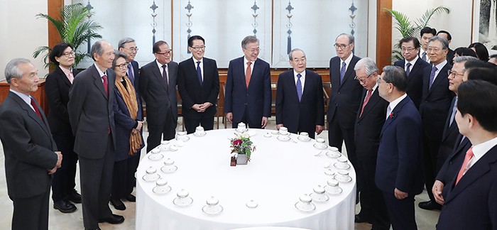 President_Moon_0412_Luncheon_01.jpg