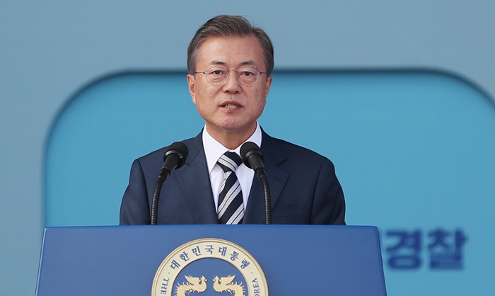 President Moon Jae-in makes an address at the Kim Koo Museum & Library in Yonsan-gu District, Seoul, on Oct. 25. Cheong Wa Dae