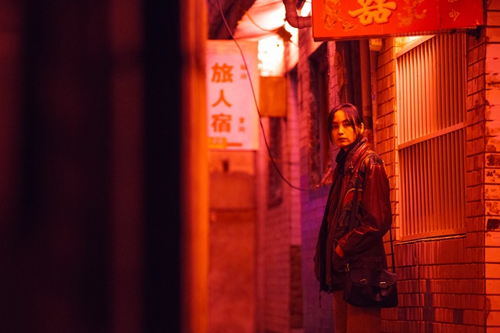 The opening film of the Busan International Film Festival is ‘Beautiful Days’ (2018), which is directed by Yun Jéro from Korea. The photo shows a scene, in which actress Lee Na-young plays as a North Korean refugee.