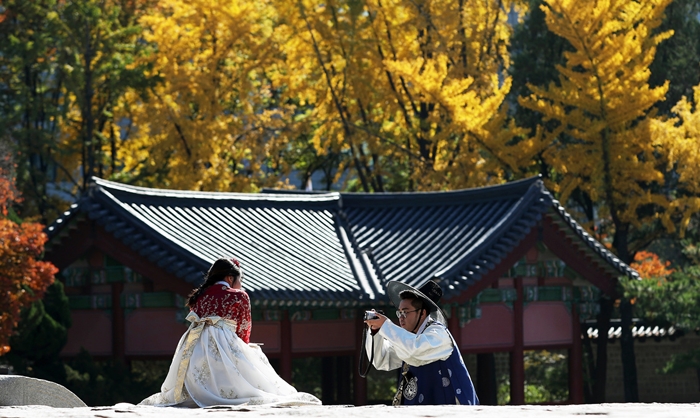 Deoksugung Palace is one of the most popular tourist destinations in Seoul. Jeon Han