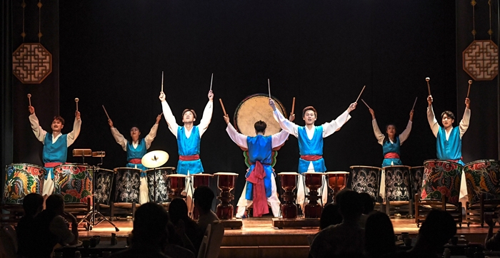 The famous Korean restaurant Samcheonggak in Seoul on Feb. 5-6 will host the traditional percussion performance “Jinchan.” (Samcheonggak)