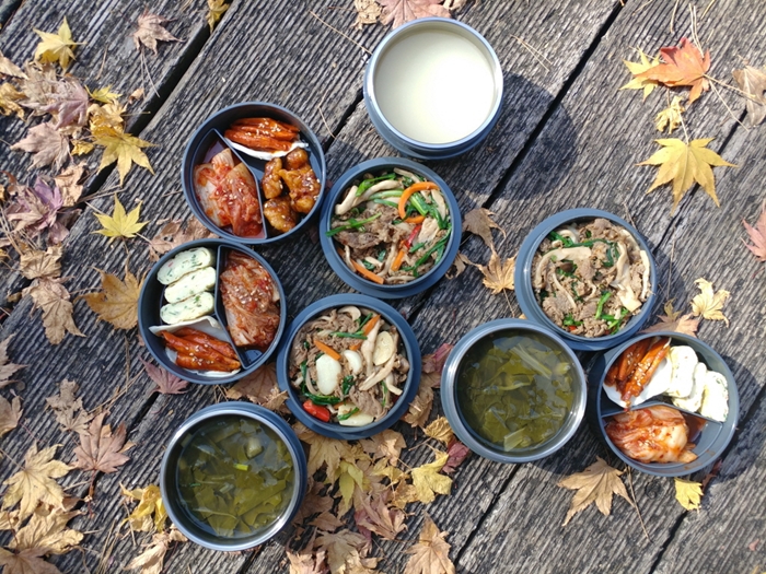 This lunch set is available for advance purchase by visitors at Sobaeksan Mountain National Park in Chungcheongbuk-do Province. (Korea National Park Service)