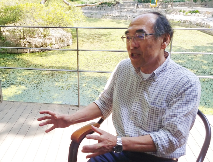 Masao Sato on May 29 recounts what led him to donate his family’s original copy of the Korean Declaration of Independence to the Independence Hall of Korea during his visit to Deoksugung Palace in Seoul.