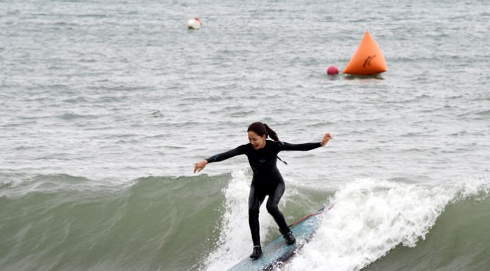 Busan_surfing_2015.jpg