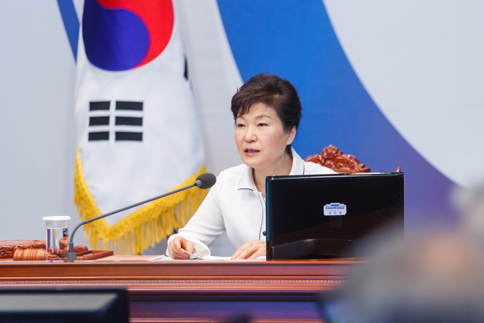 President Park Geun-hye says that going forward she will concentrate on cultural prosperity, reviving the economy and on labor sector reform.