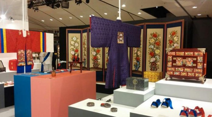 International_Cultura_Heritage_Fair_Paris_01.jpg