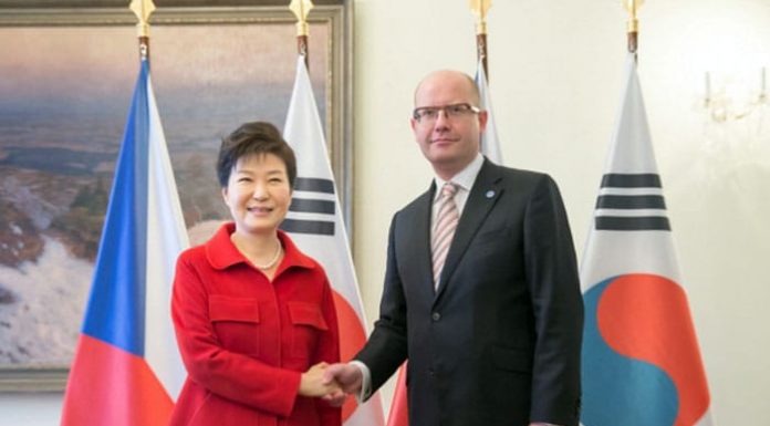 20151204_CzechSummit_article_new.jpg