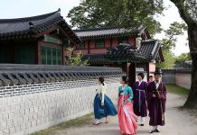 Hanbok_Joseon_Palace_o1.jpg