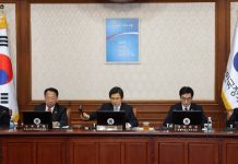 Cho_minister_meeting_L.jpg