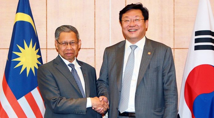 170418_koreamalaysia_art1.jpg
