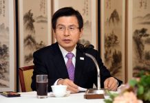 Gov’t to help companies build overseas Acting_President_0425_Enterprises_02.jpg