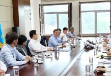 President vows to use personal money for private activities President_Secretary_Budget_Cut_01.jpg