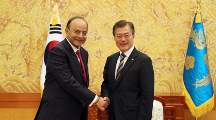 President meets Indian finance minister 170615_CWD_L1.jpg