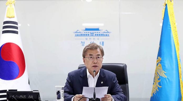 President presides over first NSC meeting President_Moon_NSC_Meeting_0608_01.jpg