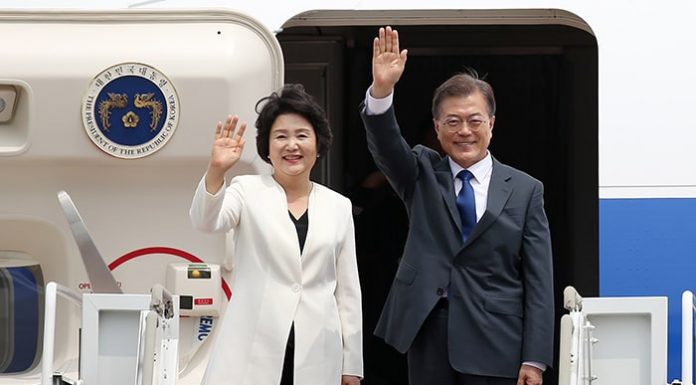President_Moon_US_Departure_01.jpg