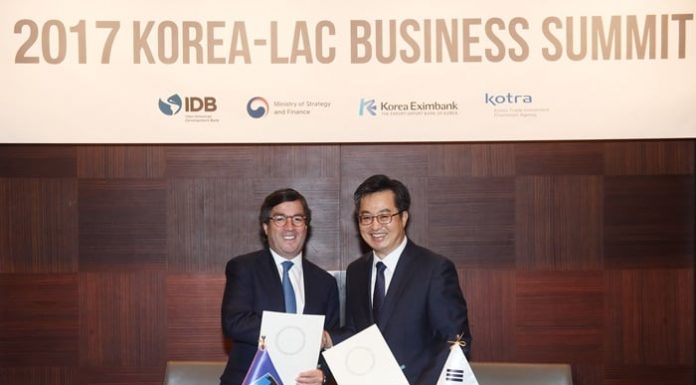Korea, IDB to expand Central, South America cooperation text_171025_summit.jpg