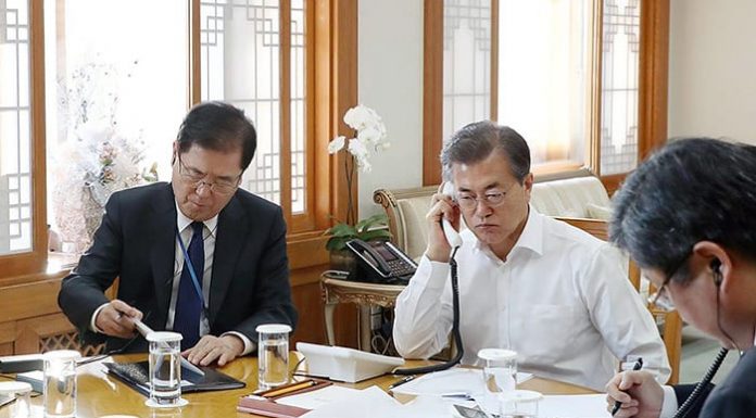 Korea, US hold two calls to discuss NK missiles 1129_Korea_US_Leader_talks.jpg