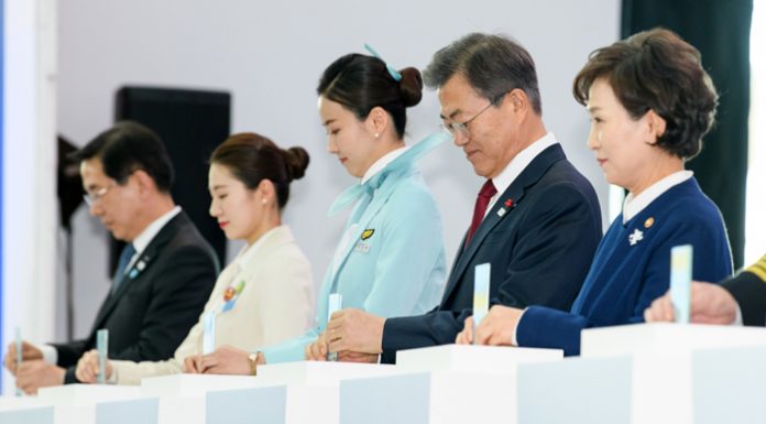 Second terminal makes Incheon airport ‘smart’: president President_Moon_Incheon_Airport_Aritlcle_01.jpg