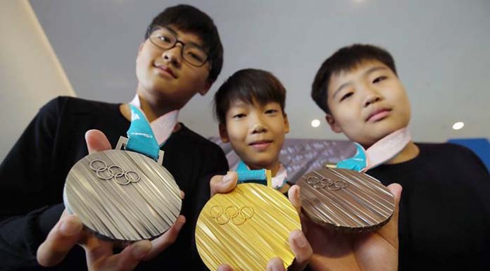 PyeongChang 2018 medals unveiled in New York, Seoul PyeongChang_Olympic_Medal_Unveiling_Ceremony_10.jpg