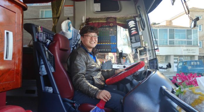 0225_people_bus_700_1.jpg