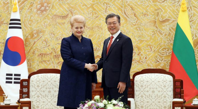 Korea, Lithuania emphasize peace for Winter Games 180208_lituania_text_1.jpg