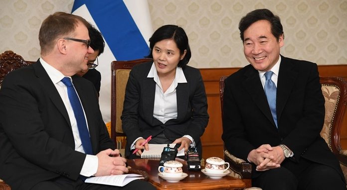 Prime Minister Lee Nak-yon meets Finnish PM 1_in.jpg
