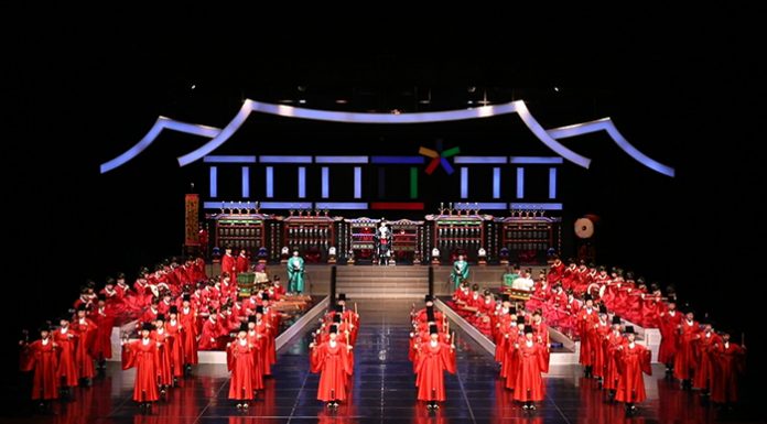 Royal rite honors Olympic Games ROYAL20ANCESTRAL_180205_article_02.jpg