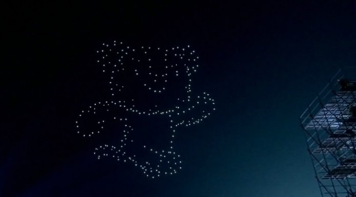 Human-faced bird, drones draw people to Olympic Plaza soohorangdrone_in2.jpg