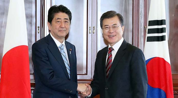 President Moon to attend Korea-Japan-China summit on May 9 Japan_Visit_0503_01.jpg