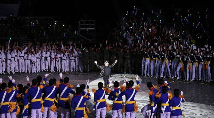 President Moon calls soldiers protagonists of peace on Armed Forces Day