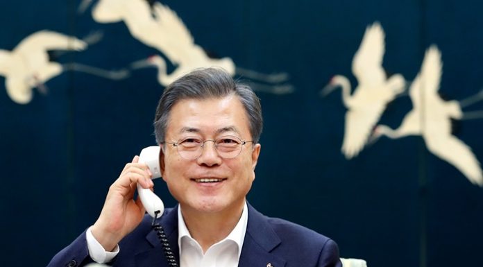 Presidents Moon, Trump hold phone talks on 2nd US-NK summit
