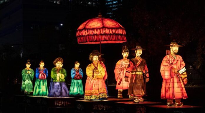 Traditional paper lanterns to light up Singaporean garden