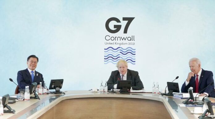 President Moon becomes 1st Korean leader to visit Austria