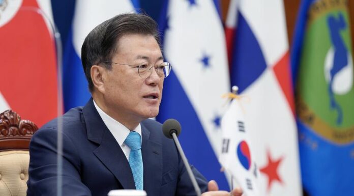 President Moon attends his 1st summit with Central America