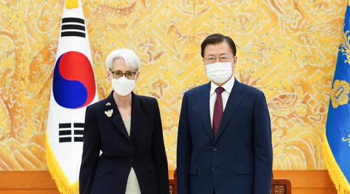 President requests resumption of US-NK dialogue to visiting diplomat