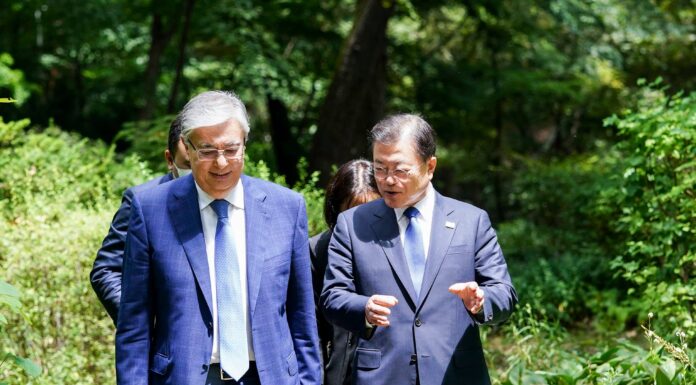 Kazakh leader lauds Korean female volleyball captain, archer