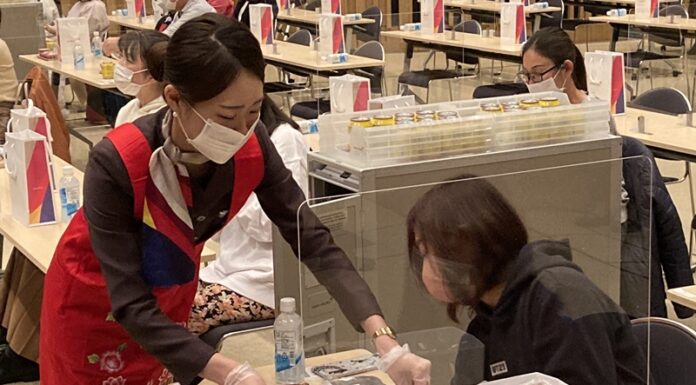 Event for trying in-flight Korean cuisine gets big response in Tokyo